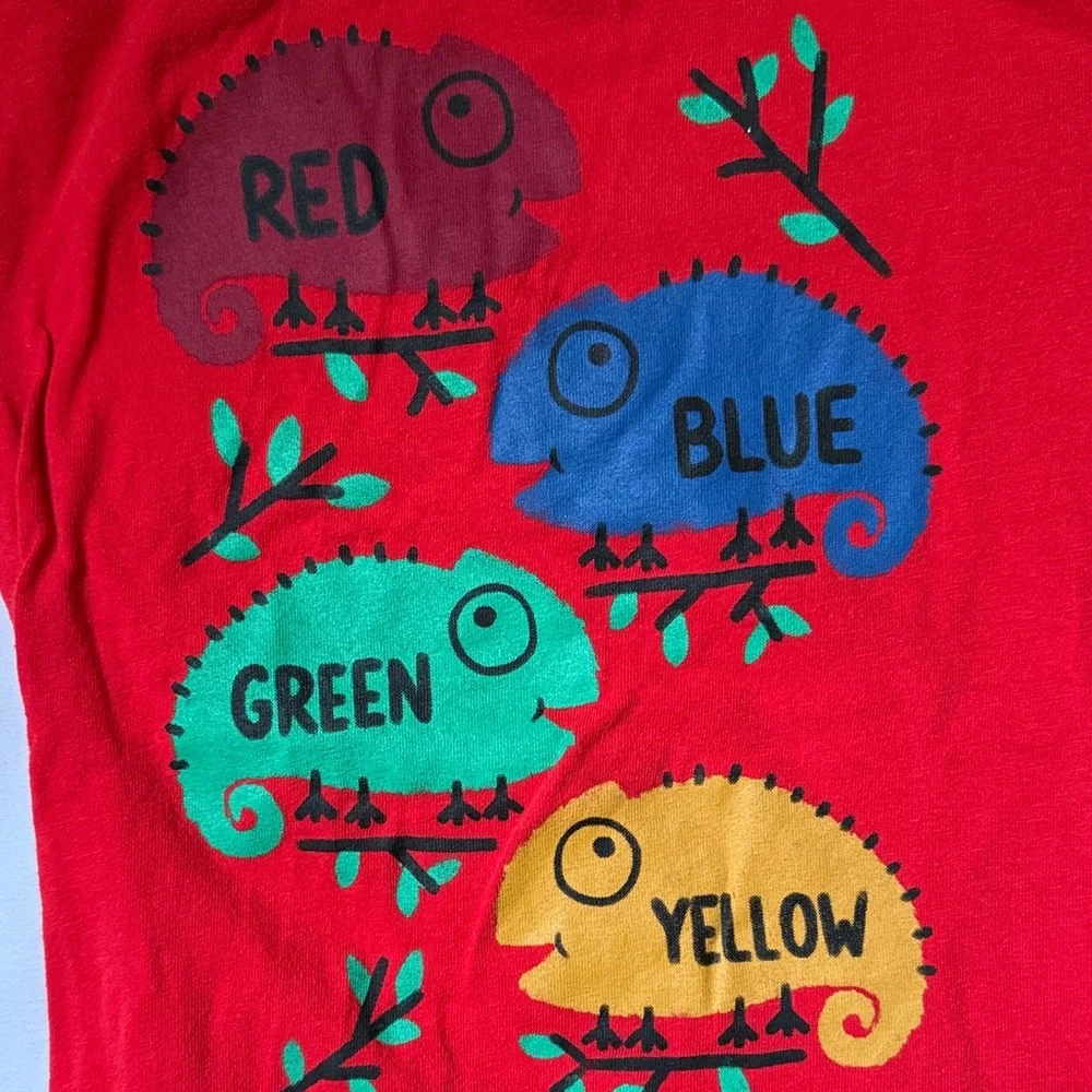 The Children's Place Red Short Sleeve Tee with Colorful Chameleons 5T